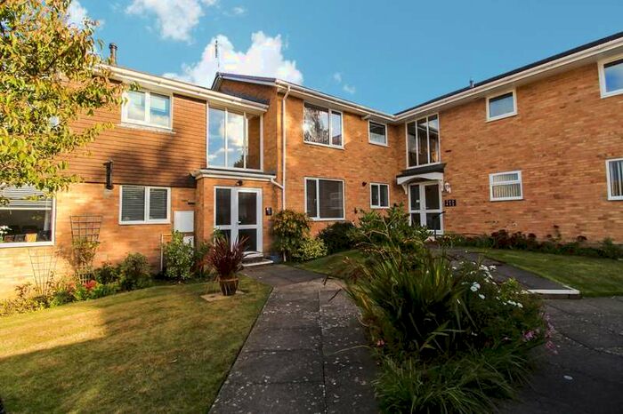 2 Bedroom Flat To Rent In Merley Lane, Merley, Wimborne, Dorset, BH21