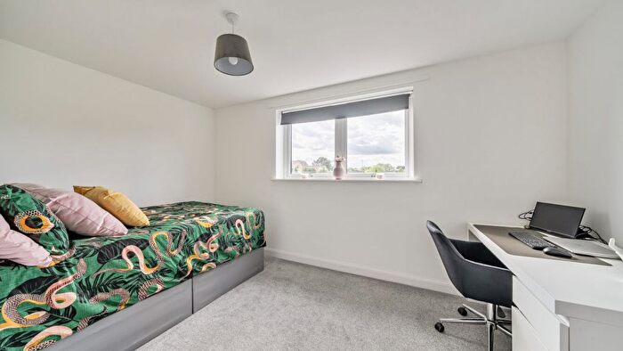 2 Bedroom Semi-detached House For Sale In Plymouth Close, Cambridge, CB3