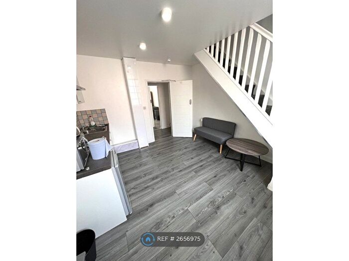 Studio To Rent In St Stephens Road, Selly Oak, Birmingham, B29