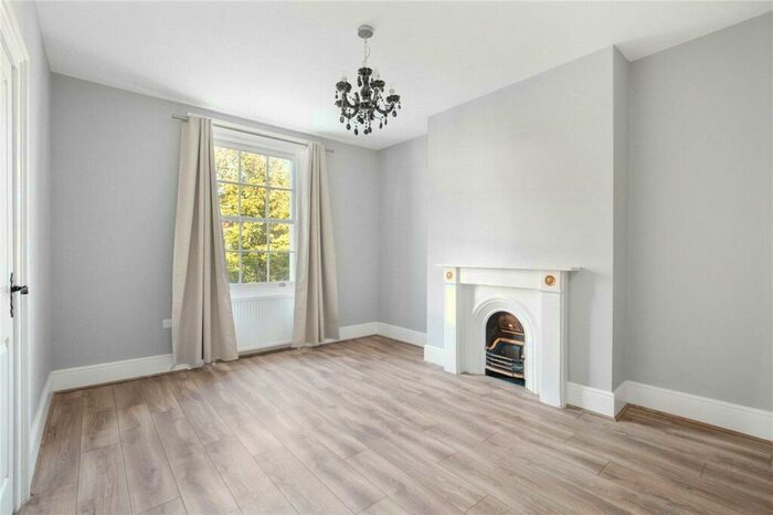 3 Bedroom Terraced House To Rent In Bingham Street, London, N1