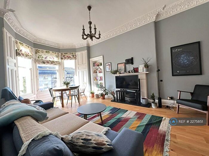 2 Bedroom Flat To Rent In Mcdonald Road, Edinburgh, EH7