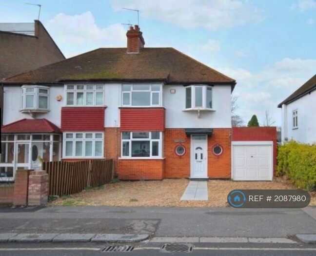 3 Bedroom Semi-Detached House To Rent In Chinbrook Road, London, SE12