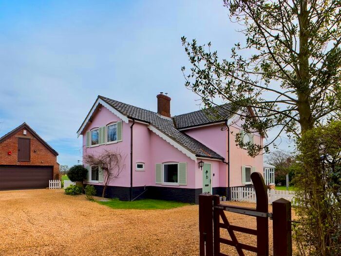 4 Bedroom Detached House For Sale In Beyton Road, Drinkstone, Bury St