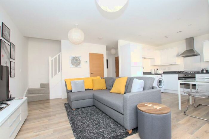 2 Bedroom House To Rent In Patch Street, Bath, BA2