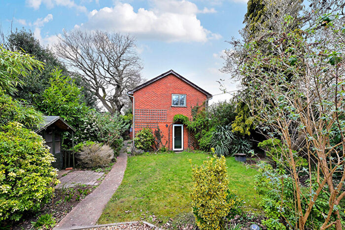 5 Bedroom Detached House For Sale In Frogmore Road, Blackwater, GU17