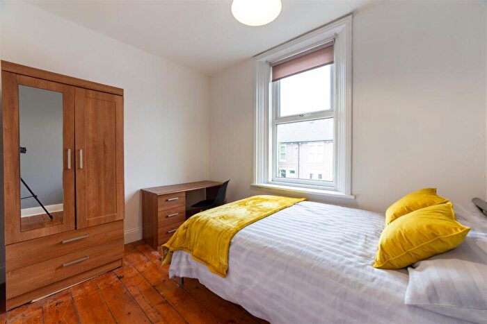 3 Bedroom Flat To Rent In £pppw - Bolingbroke Street, Newcastle Upon Tyne, NE6