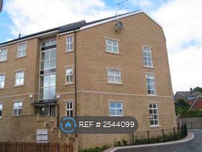 2 Bedroom Flat To Rent In Briarmains, Thornton, Bradford, BD13