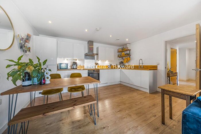 2 Bedroom Flat For Sale In Cowley Road, Oval, London, SW9