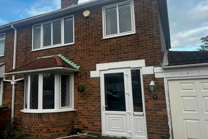 3 Bedroom Town House To Rent In Westdale Avenue, Sutton-In-Ashfield, NG17