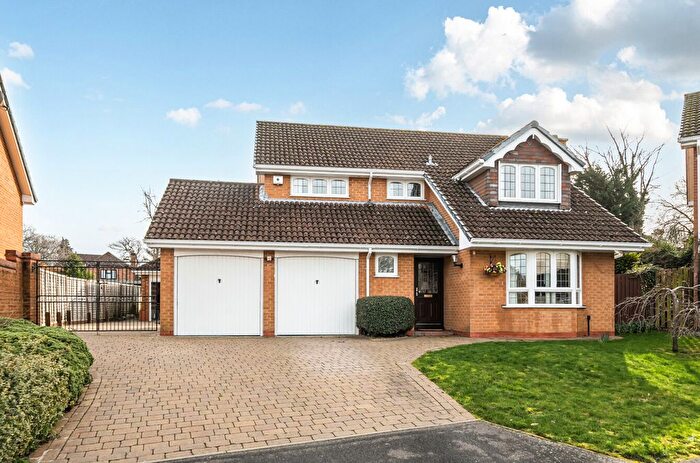 4 Bedroom Detached House For Sale In Petrel Croft, Basingstoke, Hampshire, RG22