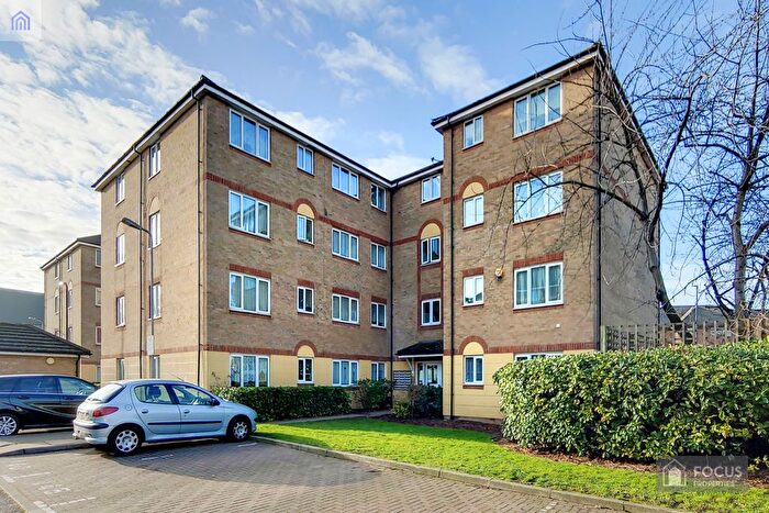 2 Bedroom Flat To Rent In Culpepper Close, London, N18