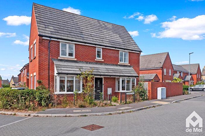 3 Bedroom Semi-Detached House For Sale In Tawny Close, Bishops Cleeve, Cheltenham, GL52