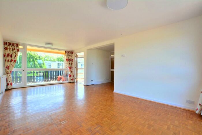 3 Bedroom Apartment To Rent In South Row, Blackheath, London, SE3