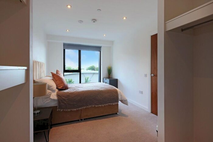 1 Bedroom Flat To Rent In Sutton Court Road, Sutton, Surrey, SM1