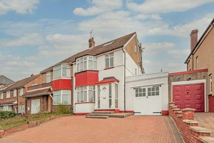 4 Bedroom Semi-Detached House To Rent In Mount Pleasant, Cockfosters, EN4