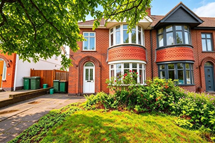 3 Bedroom Semi Detached House For Sale In Broad Lane, Coventry, CV5