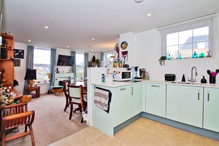 2 Bedroom Flat For Sale In Canon Woods Close, Sherborne, Dorset, DT9
