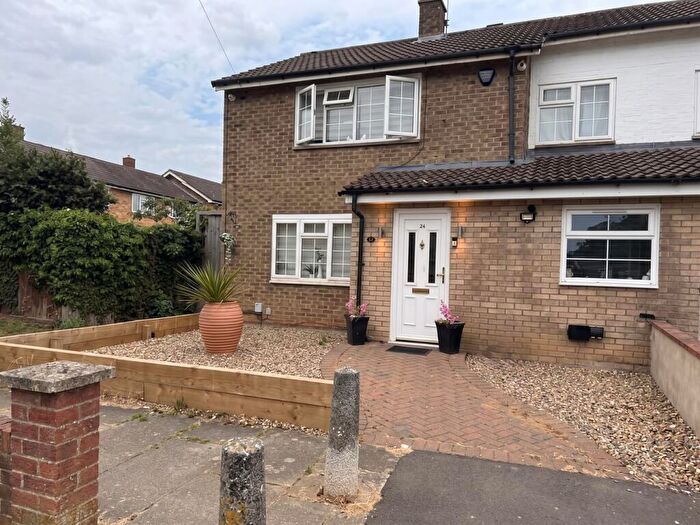 3 Bedroom Semi-Detached House For Sale In Forest Row, Stevenage, SG2