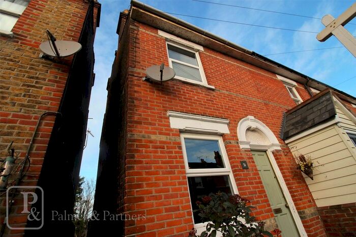 2 Bedroom End Of Terrace House To Rent In Wickham Road, Colchester, Essex, CO3