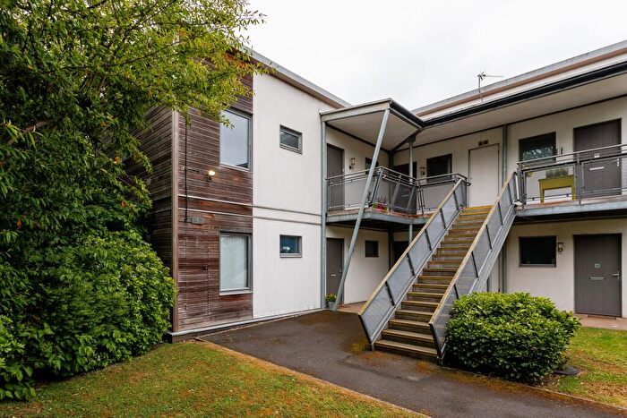 2 Bedroom Apartment To Rent In Acacia Road, NE10