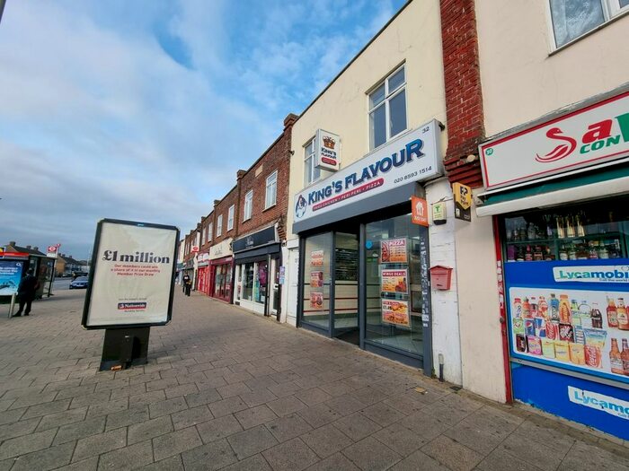 Studio To Rent In Whalebone Lane, South Dagenham RM8