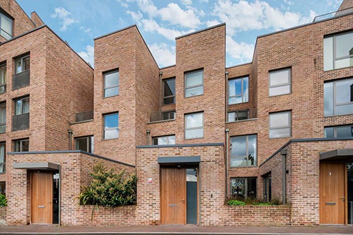4 Bedroom Town House For Sale In Isambard Court, Brentford, TW8