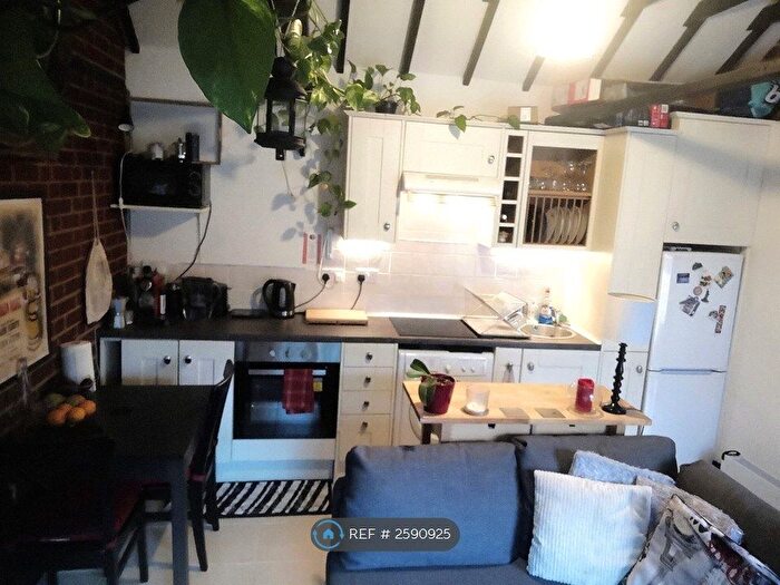 1 Bedroom Bungalow To Rent In Chauffeurs Cottage, Lingfield, RH7