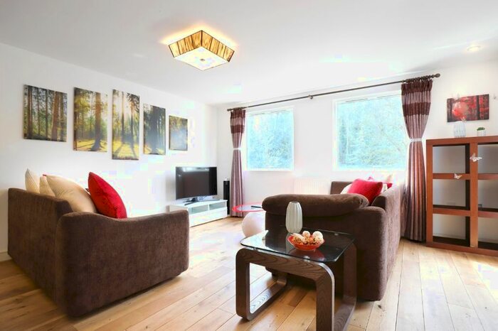 1 Bedroom Flat To Rent In Seren Park Gardens, Greenwich, London, SE3