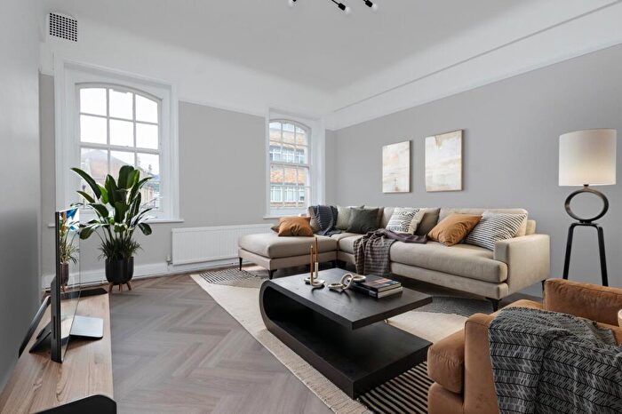 2 Bedroom Flat To Rent In Richmond Hill, Bournemouth, BH2