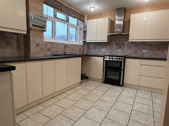 4 Bedroom Semi Detached House For Sale In Old Church Road, Little Heath, Coventry * Vacant Property*, CV6