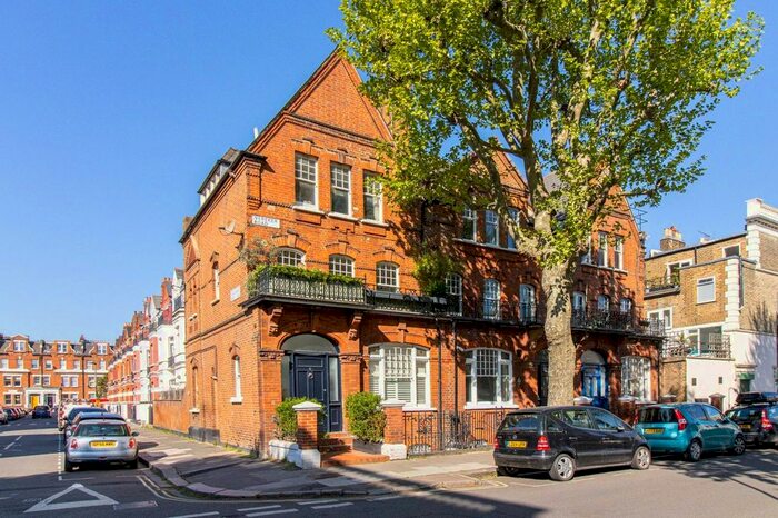 4 Bedroom Detached House To Rent In Vereker Road, Barons Court, London, W14