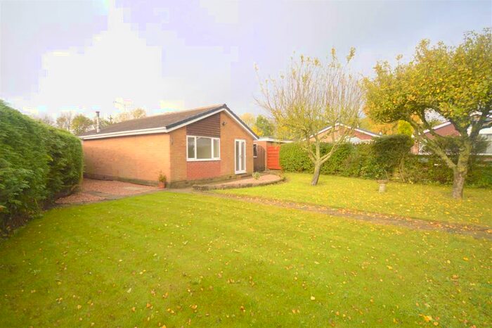 2 Bedroom Detached Bungalow To Rent In Bowden Avenue, Chesterfield, S43