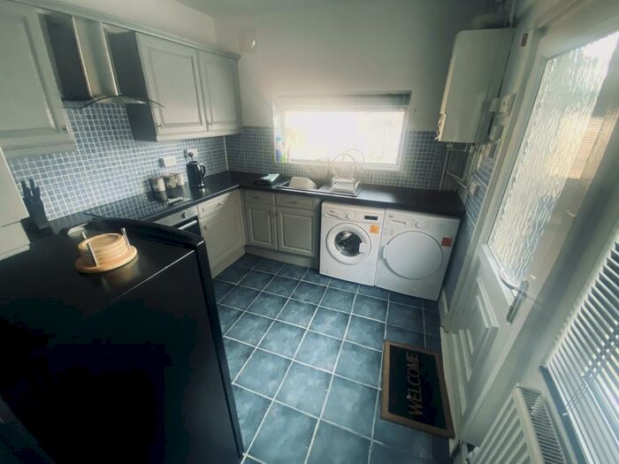 4 Bedroom House To Rent In New Road, Porthcawl, CF36