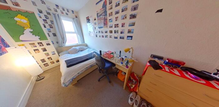 4 Bedroom House To Rent In Royal Park Avenue, Leeds, LS6