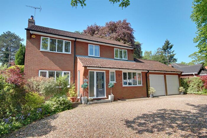 4 Bedroom Detached House For Sale In Welton Low Road, Elloughton, HU15
