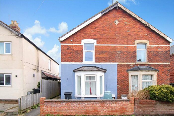 3 Bedroom Semi-Detached House For Sale In St Marys Grove, Ferndale, Swindon, SN2