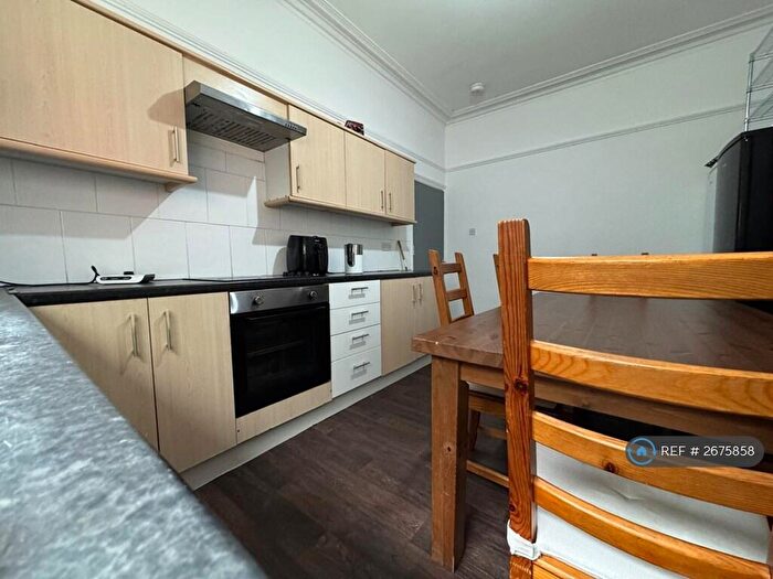 7 Bedroom Semi Detached House To Rent In Chestnut Avenue, Headingley, Leeds, LS6