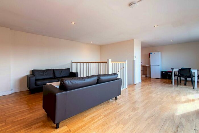 3 Bedroom Apartment To Rent In Ropewalk Court, Derby Road, The City, NG1
