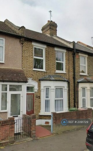 3 Bedroom Terraced House To Rent In Glasgow Road, London, E13