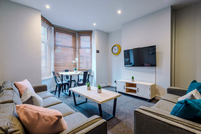 6 Bedroom Property To Rent In Norwood Terrace, Leeds, LS6