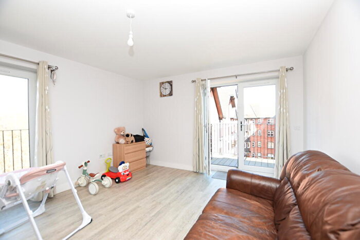 2 Bedroom Apartment To Rent In Waterside View, Leighton Buzzard, LU7