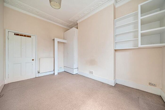 1 Bedroom Flat For Sale In Beresford Road, Highbury, N5