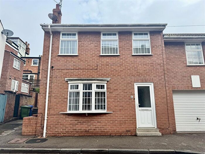 3 Bedroom Semi-Detached House To Rent In Quay Street, Scarborough, YO11