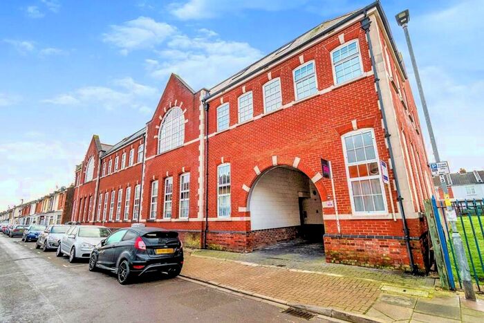3 Bedroom Flat To Rent In Reginald Road, Southsea, Hampshire, PO4