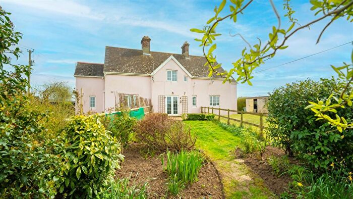 3 Bedroom Terraced House For Sale In Appleford Lane, Whitwell, PO38