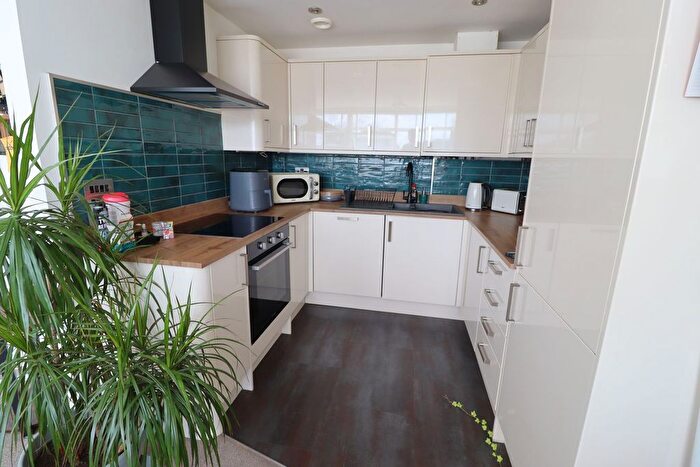 1 Bedroom Flat For Sale In High Street, Rayleigh, SS6