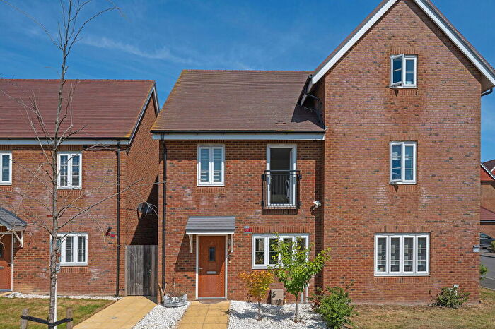 3 Bedroom Semi-Detached House For Sale In Isabella Walk, Tadworth, Surrey, KT20