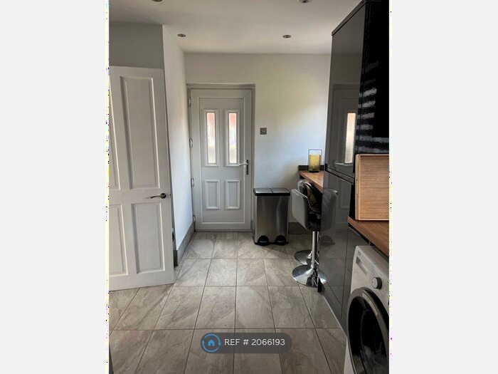 3 Bedroom Semi-Detached House To Rent In Ferryhill Road, Irlam, Manchester, M44