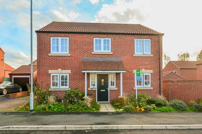 4 Bedroom Detached House For Sale In Lyon Avenue, Market Weighton, York, YO43