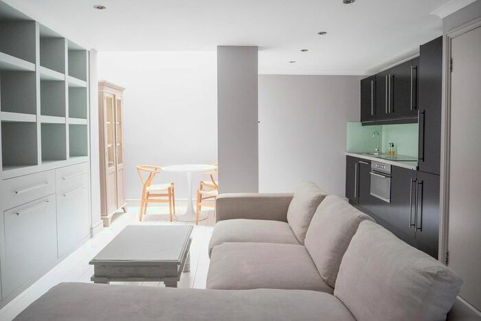 1 Bedroom Mews To Rent In Pottery Lane, London, W11